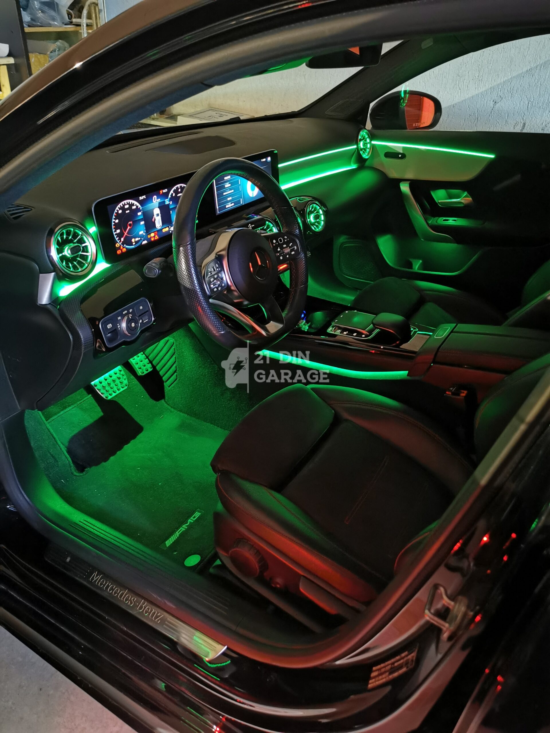 pachet lumini ambientale ambient lumini interior Mercedes Benz A class B GLB GLA dedicat original control din navigatie